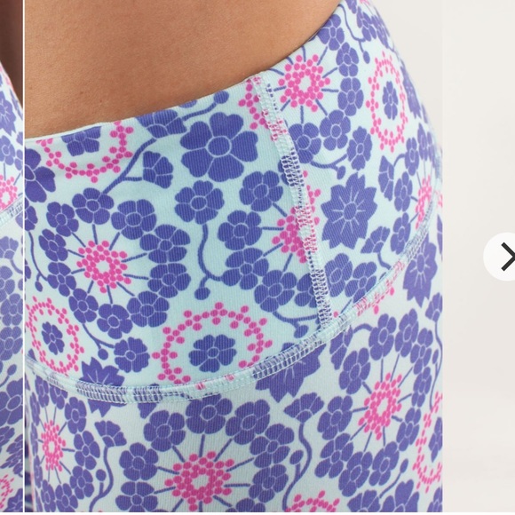 Lululemon Wunder Under Crop leggings in Twiggy Printed Power Purple / Aquamarine - Picture 12 of 13